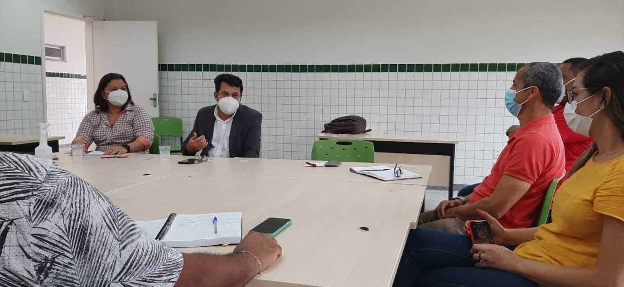 Camacã: Prefeito Paulo do Gás participa de reunião para discutir o funcionamento do IFBA